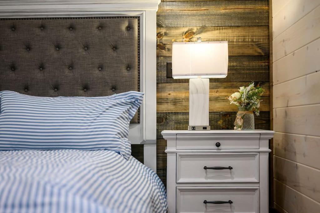 Holiday home Brand New Luxury 2 Bedroom With Loft And Sleeps 10